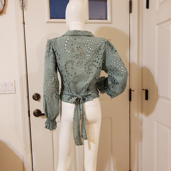 Guess Size Medium - Picture 3 of 4